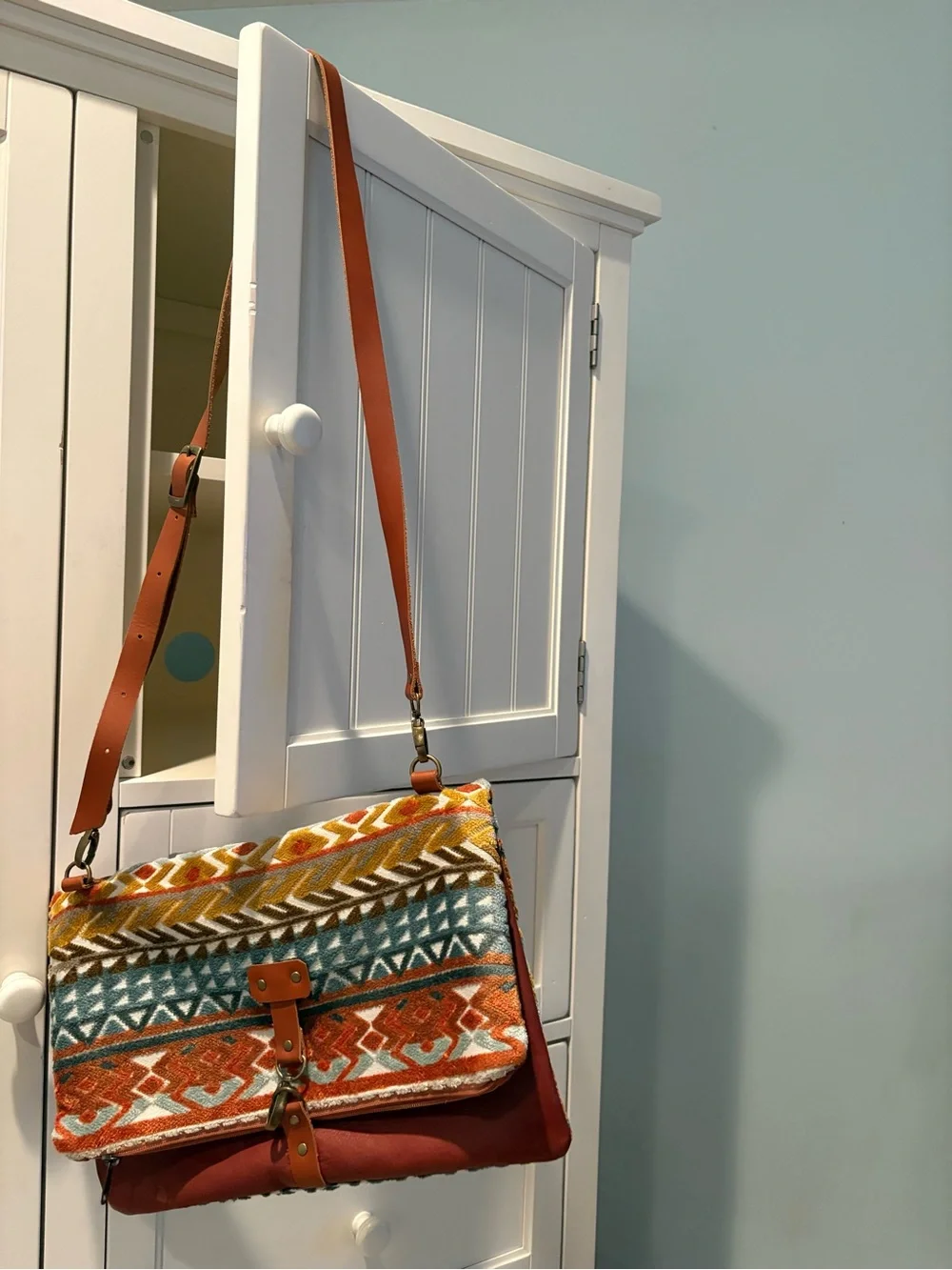 Atenti Tapestry & leather crossbody bag purse